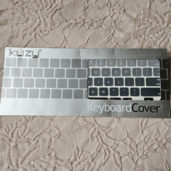 Macbook Pro Keyboard Cover - Picture 1 of 2